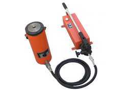 液壓動力核心 手動泵、電動泵與液壓千斤頂的行業應用解析